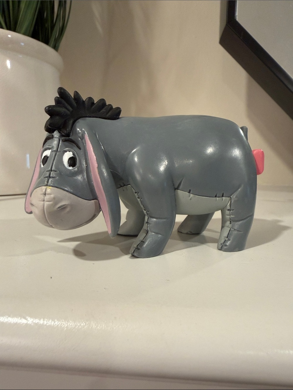 Disney Eeyore figure - Mint condition!!     winnie the Pooh kids toys figures